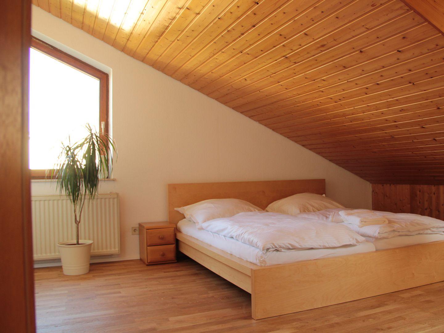 FeWo Schlafzimmer mit Doppelbett