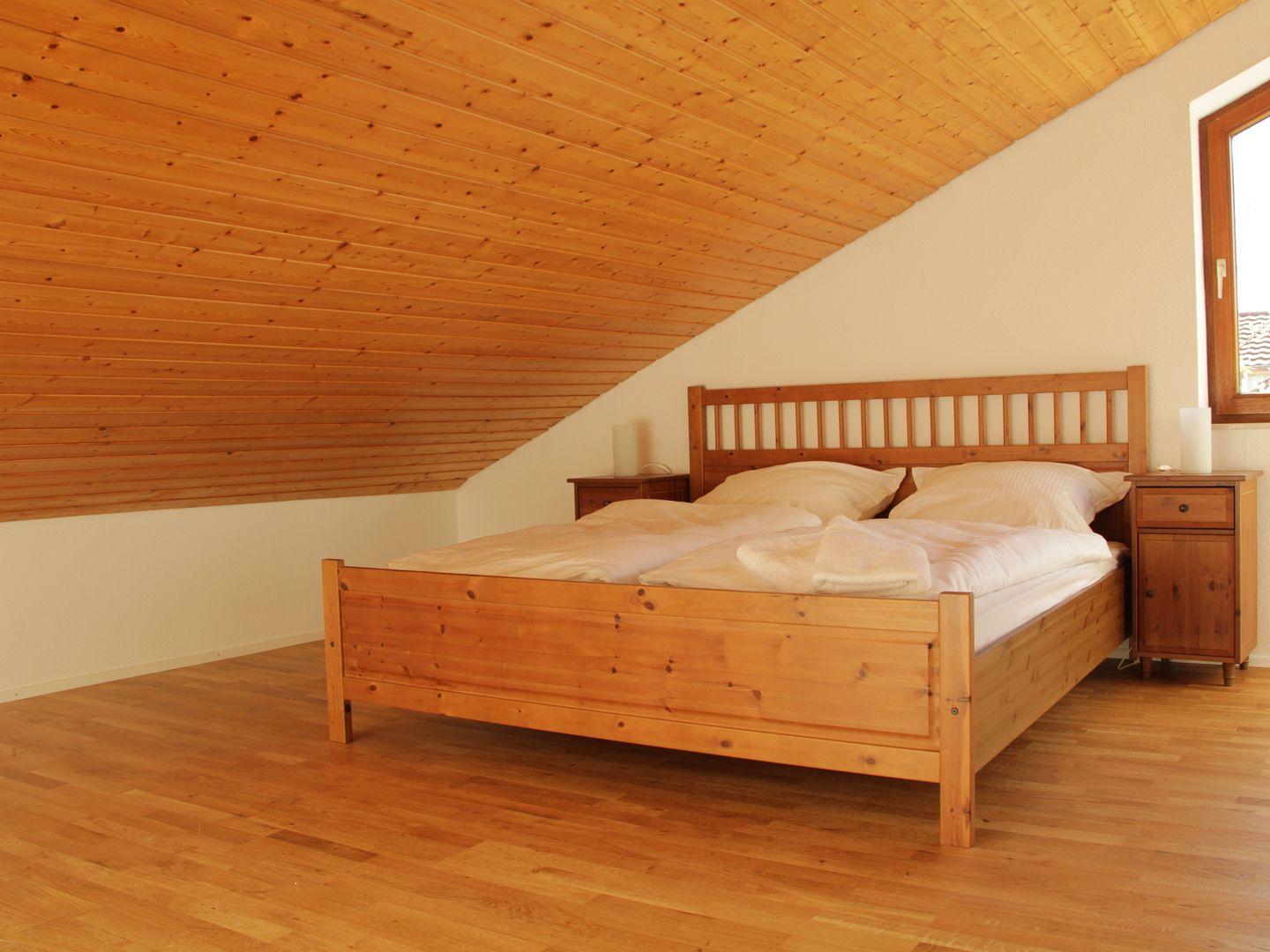 FeWo Schlafzimmer mit Doppelbett